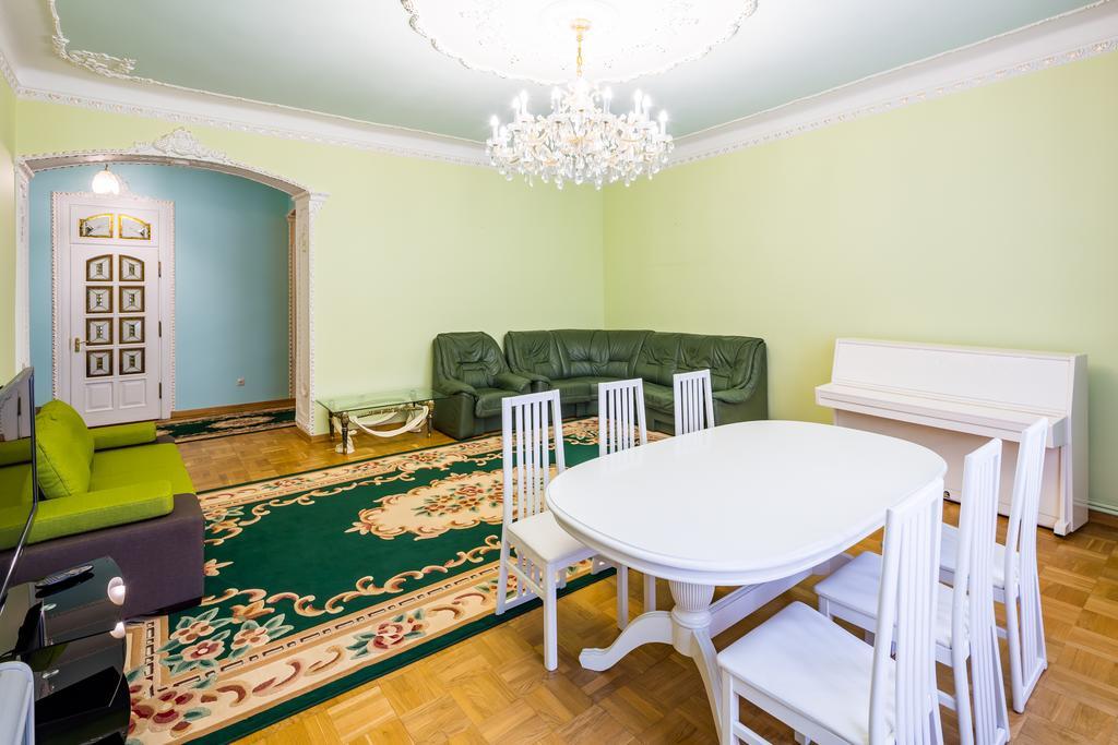 Do Lvova Central Apartments Bagian luar foto