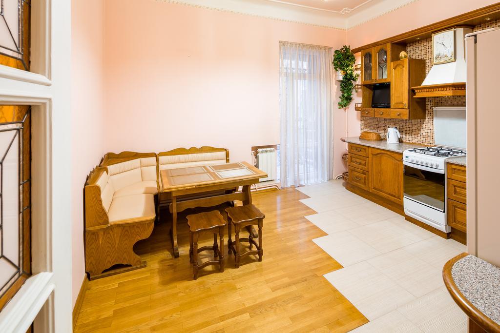 Do Lvova Central Apartments Bagian luar foto