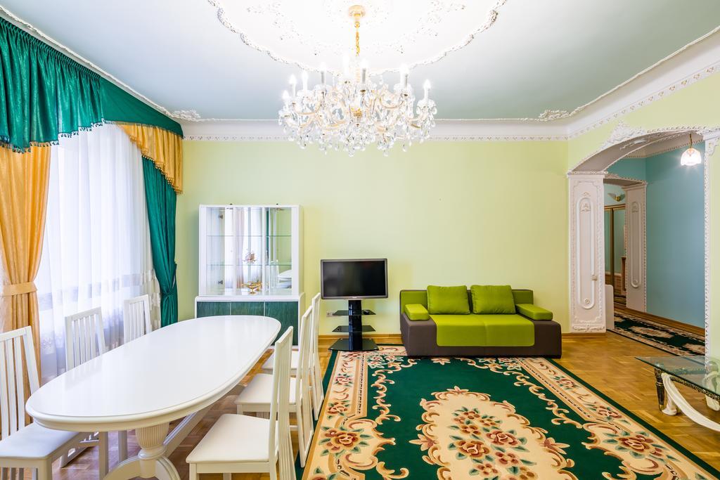 Do Lvova Central Apartments Bagian luar foto