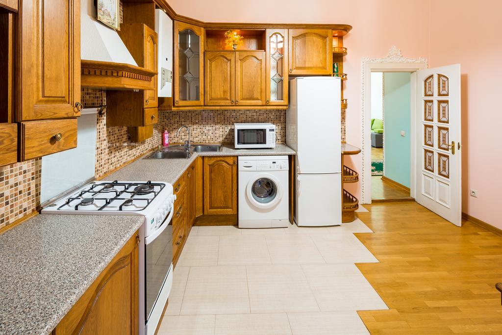 Do Lvova Central Apartments Bagian luar foto