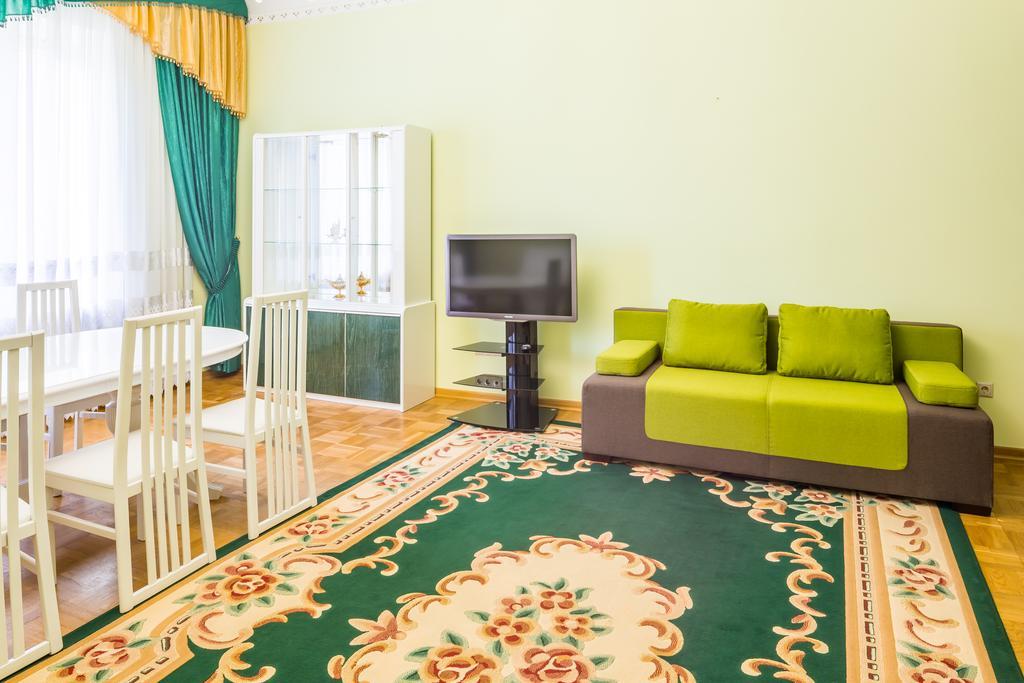Do Lvova Central Apartments Bagian luar foto